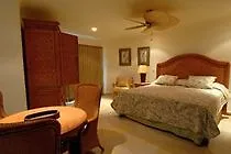 Blue Parrot Suites Playa del Carmen 4*,